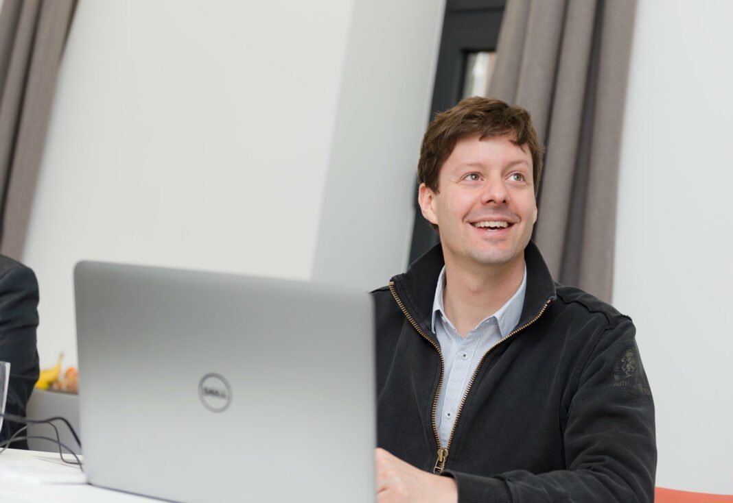 27212940605_f12f28a175_k