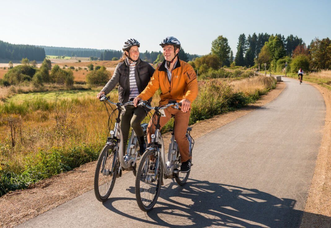 e-bike-am-grunen-kloster-rurhof-02-copyright-vennbahneu