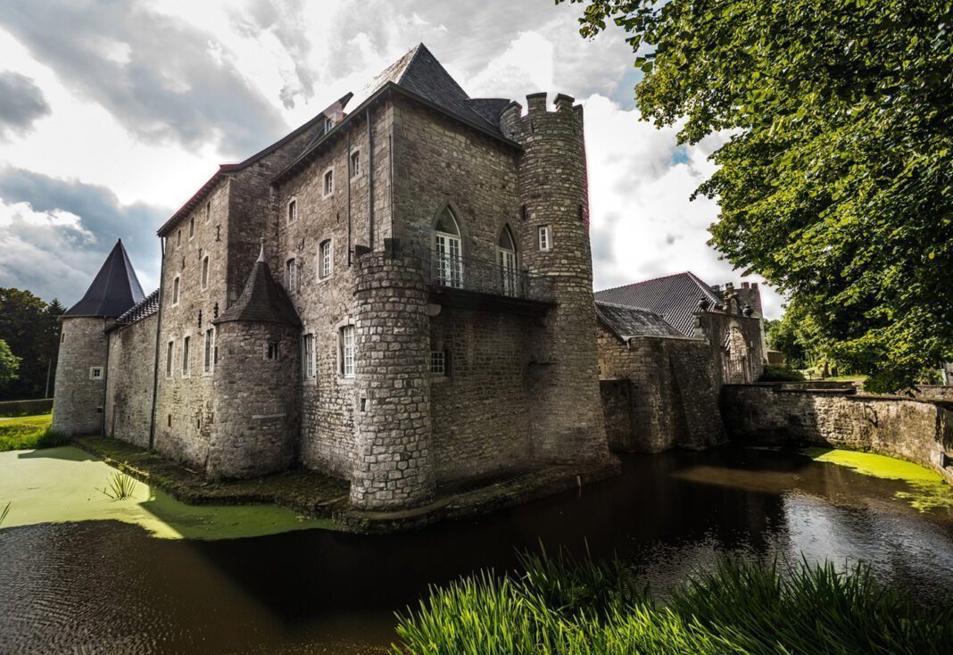 raeren-burg-08-copyright-ostbelgieneu-1440